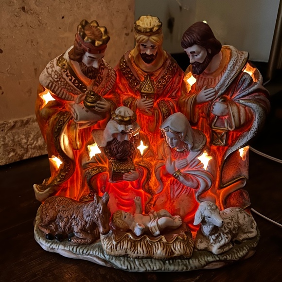Hand Painted Ceramic Lighted Nativity Scene - Picture 1 of 3